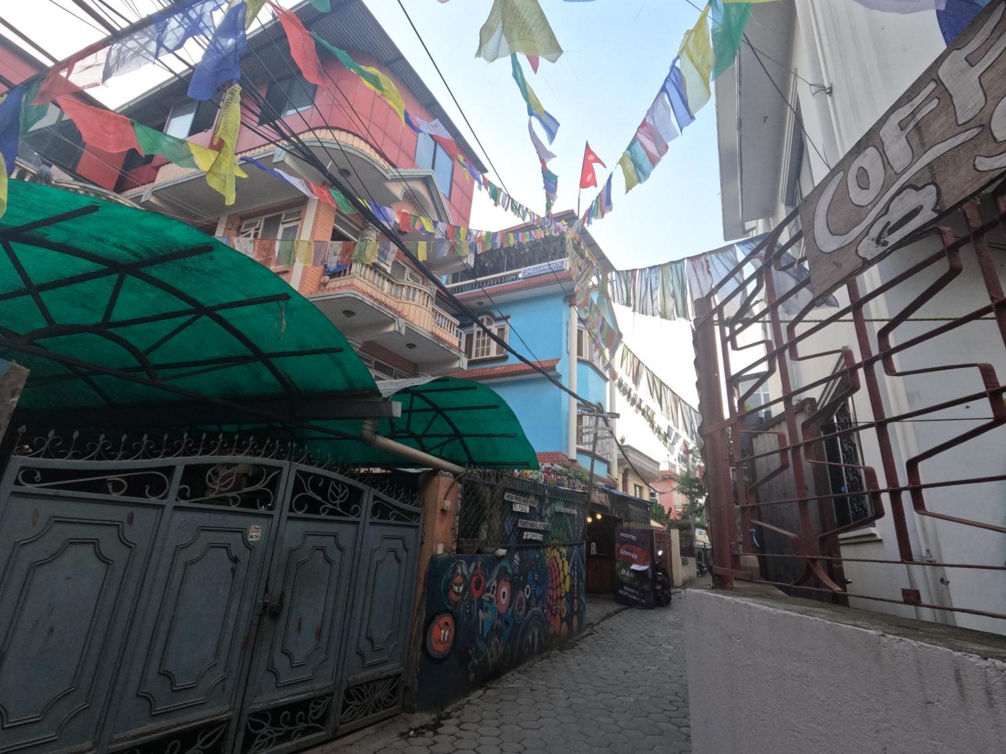 Hello Ktm Hostel Katmandú Exterior foto